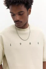 Short sleeve sweatshirt with graphic - Image 6