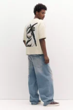 Short sleeve sweatshirt with graphic - Image 5